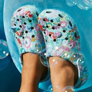 ISO LITTLE MERMAID  VERA BRADLEY CROCS IN SIZE 11!!!!!